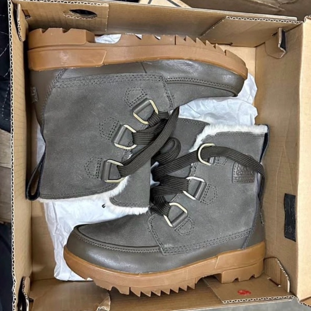 Sorel Tivoli IV snow boots
